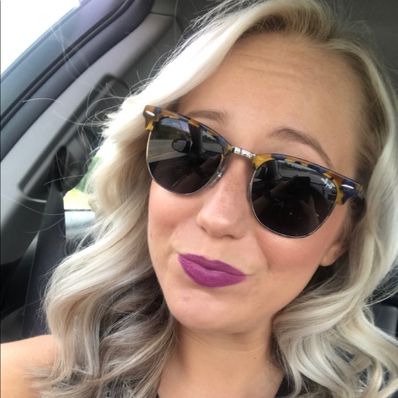 Meet the posher!! - Picture 1 of 2